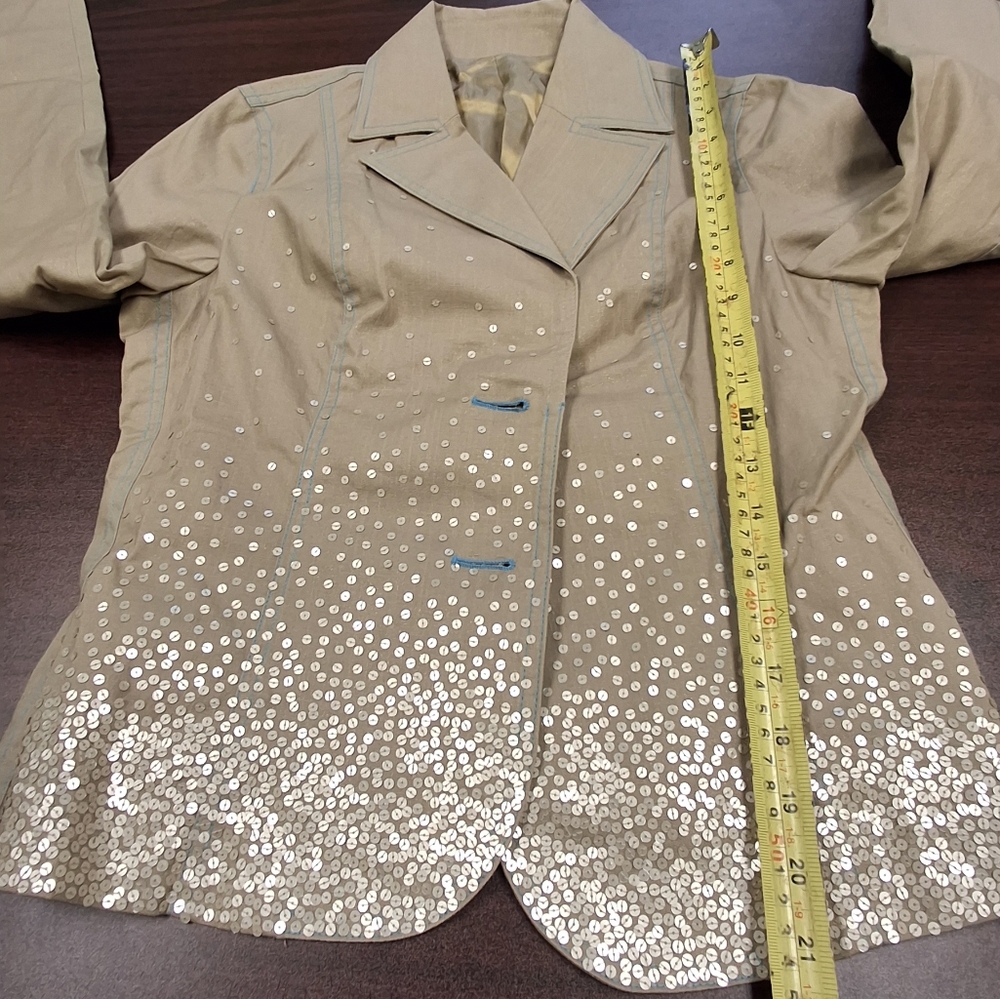 Blazer - Picture 10 of 10